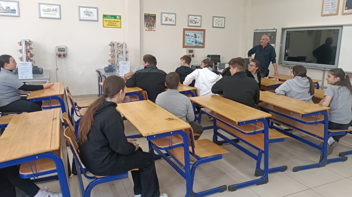 8/A Öğrencileri Lise Tanıtımı